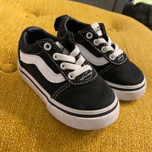 Size 4 vans